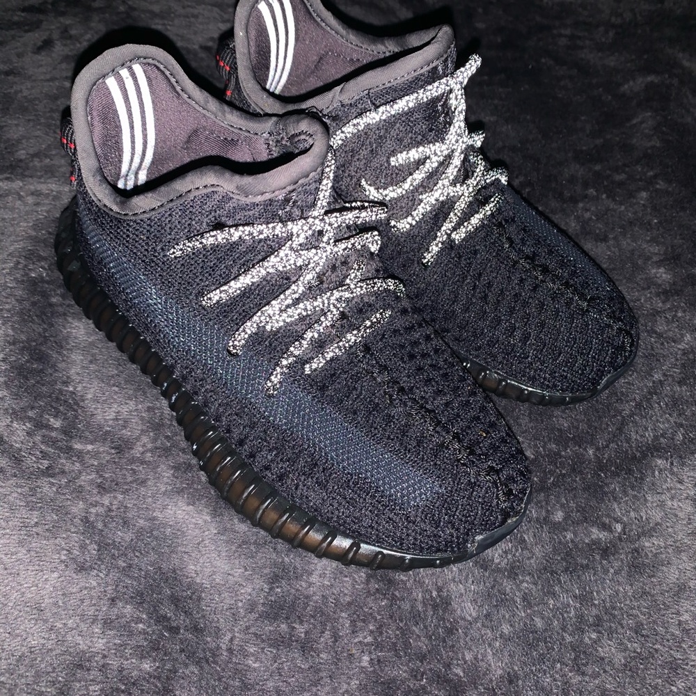 10c Yeezy 350 V2